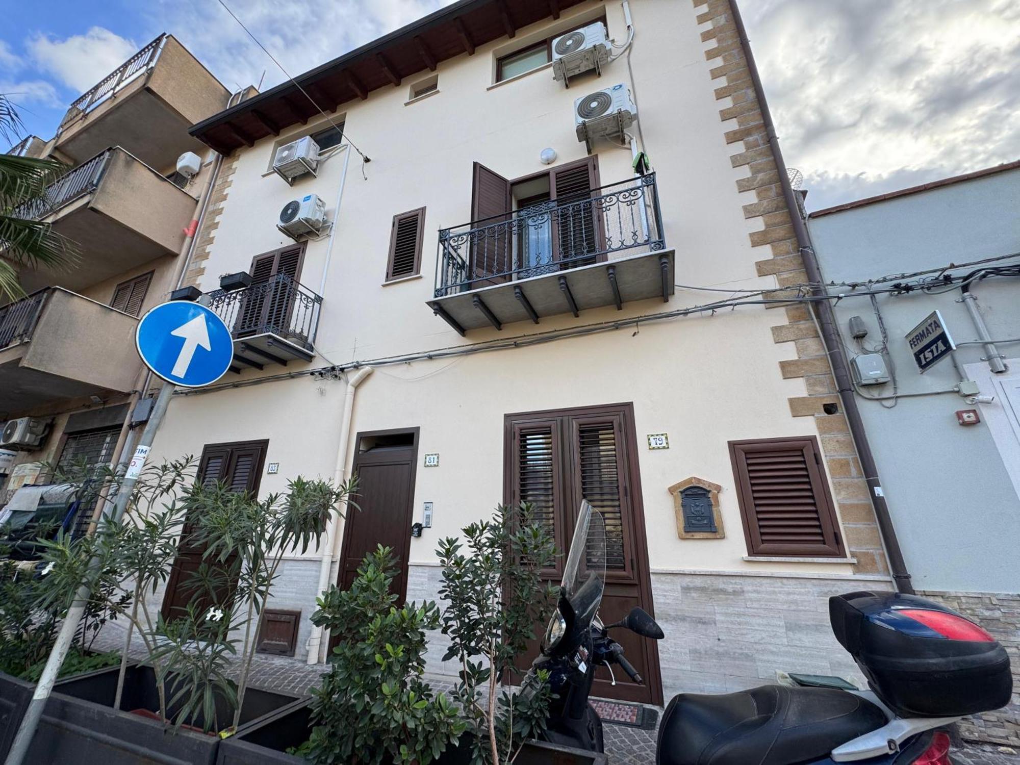 A Casa Di Ste - Vicino Aeroporto Falcone Borsellino คารินิ ภายนอก รูปภาพ