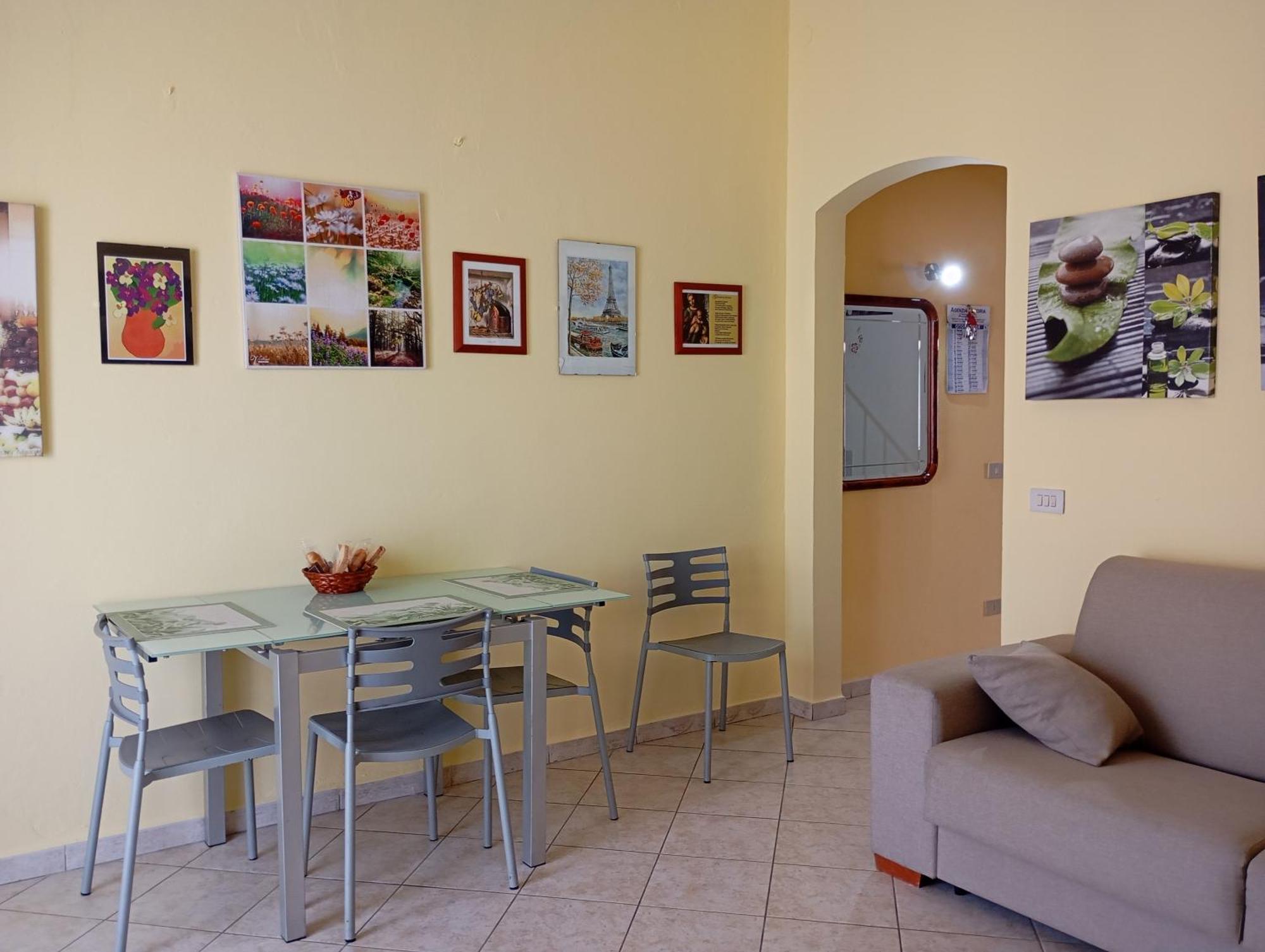 A Casa Di Ste - Vicino Aeroporto Falcone Borsellino คารินิ ภายนอก รูปภาพ